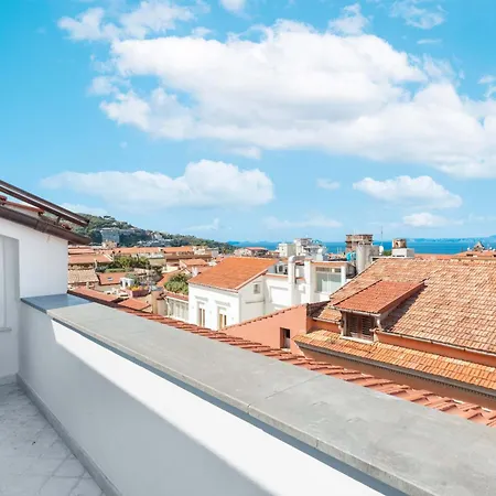 - The Roof * Σορέντο