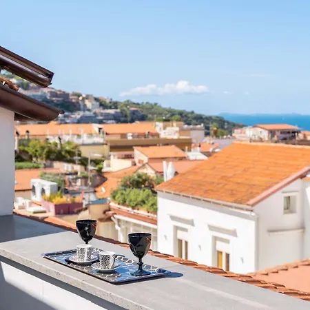 - The Roof * Σορέντο